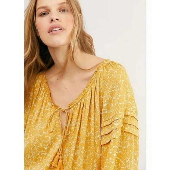 Free people All Tucks printed Bodysuit Size M - Picture 3 of 7